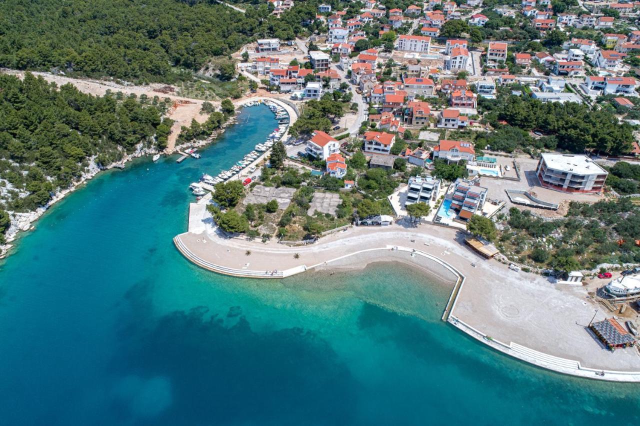 Alexandra Apartments Tribalj Buitenkant foto